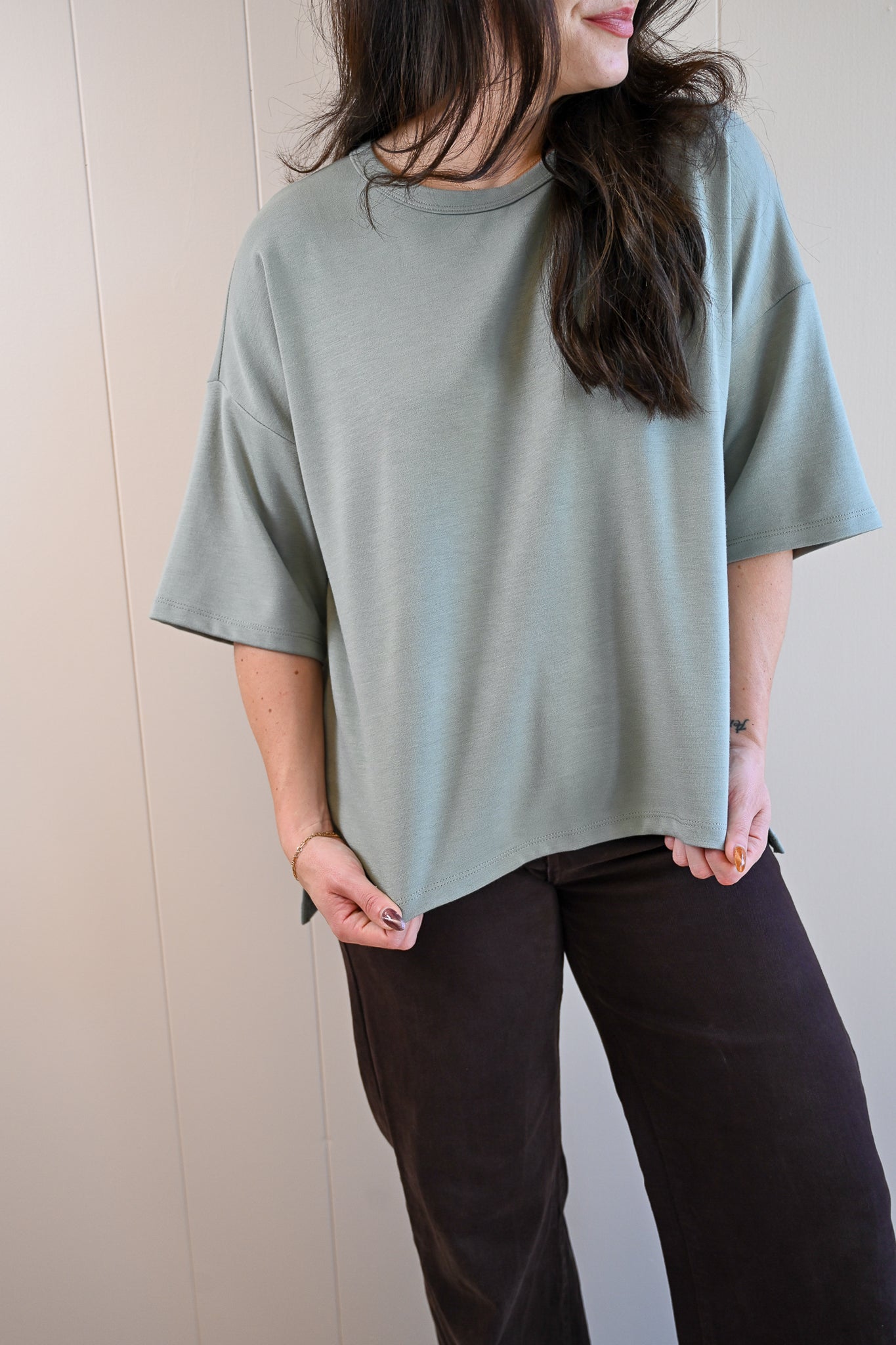 Shell Avenue Tee - Sage