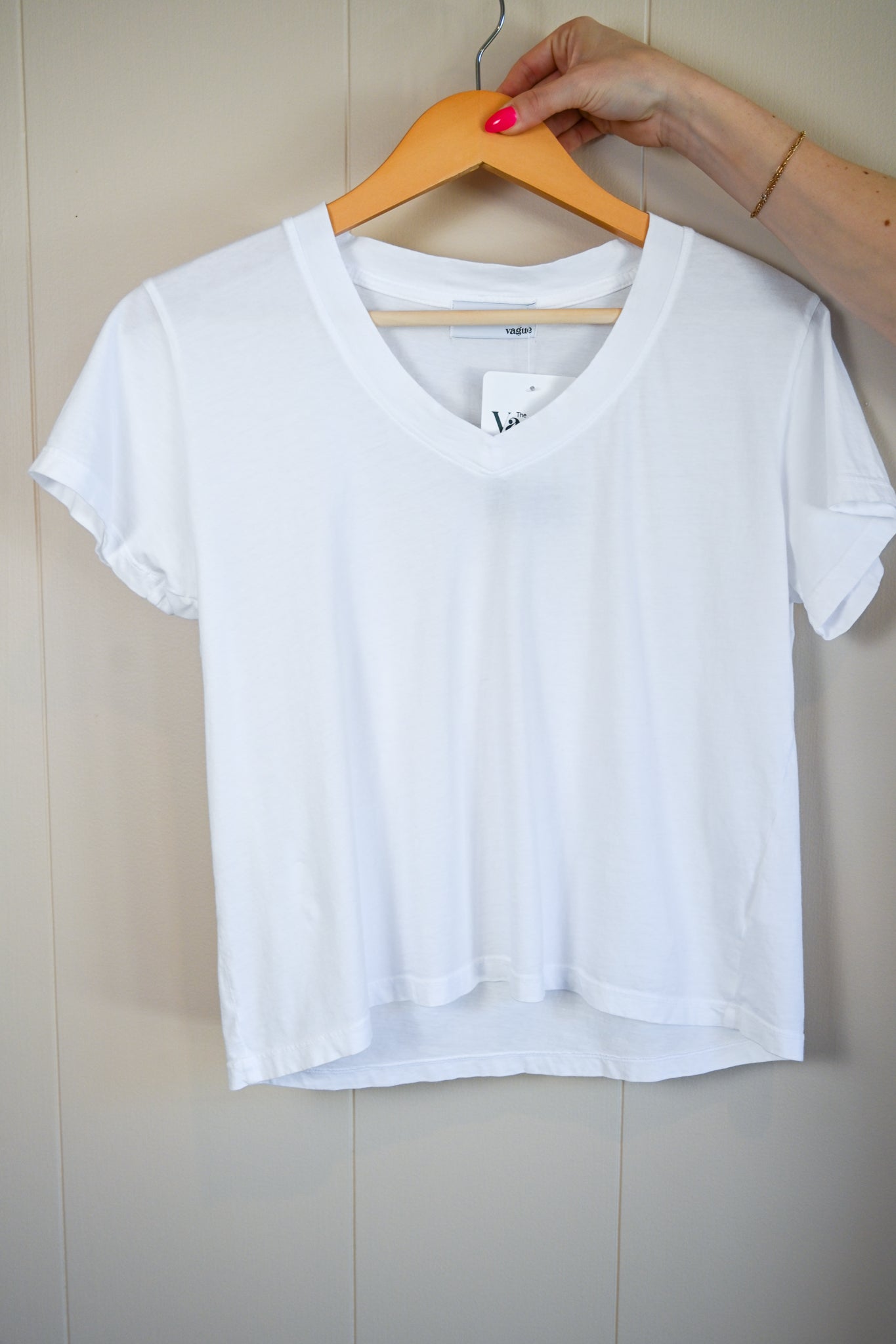 Wave Label V Neck Tee - Cloud