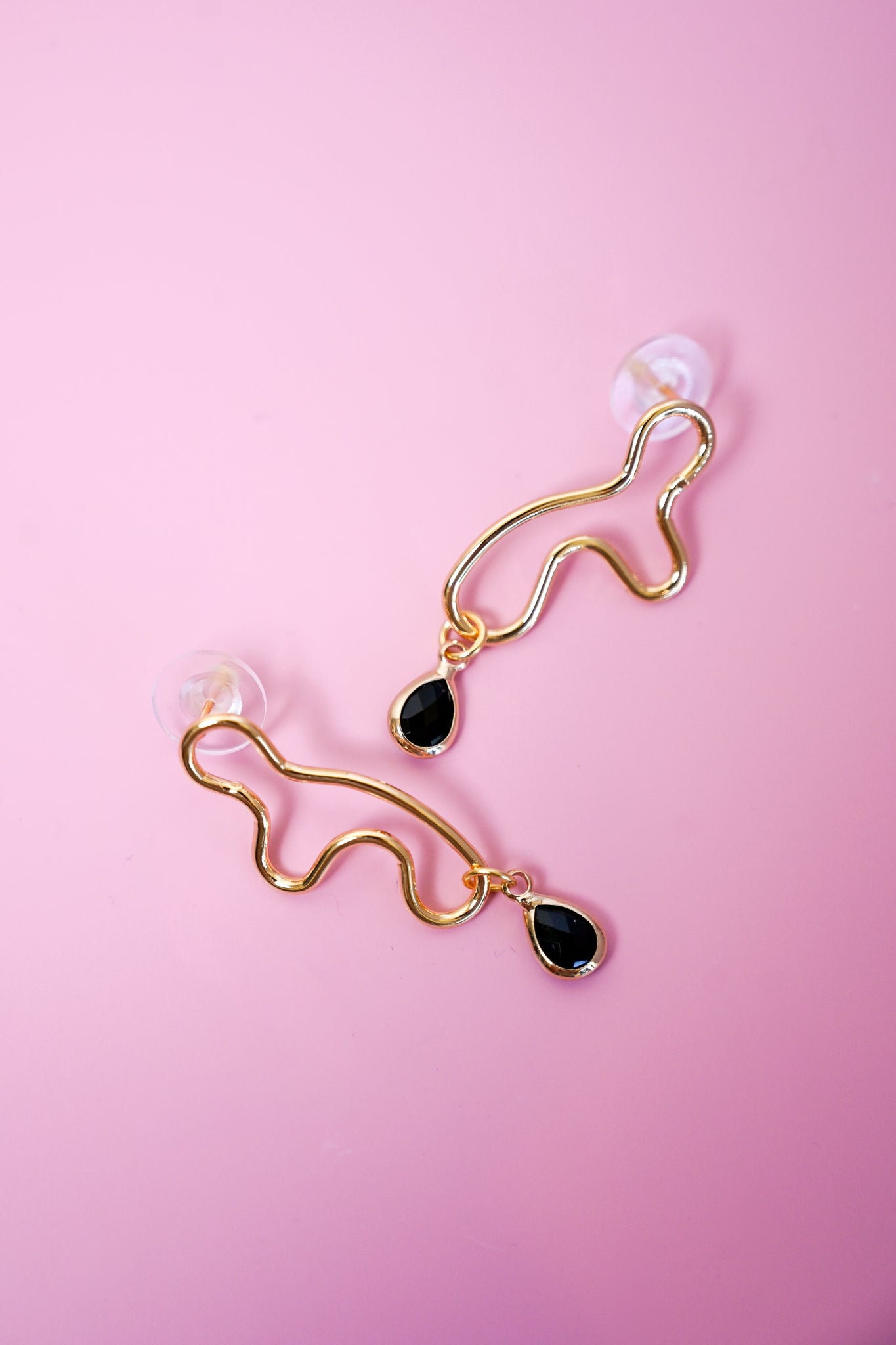 Abstract Wiggle Hoop + Black Glass Earring