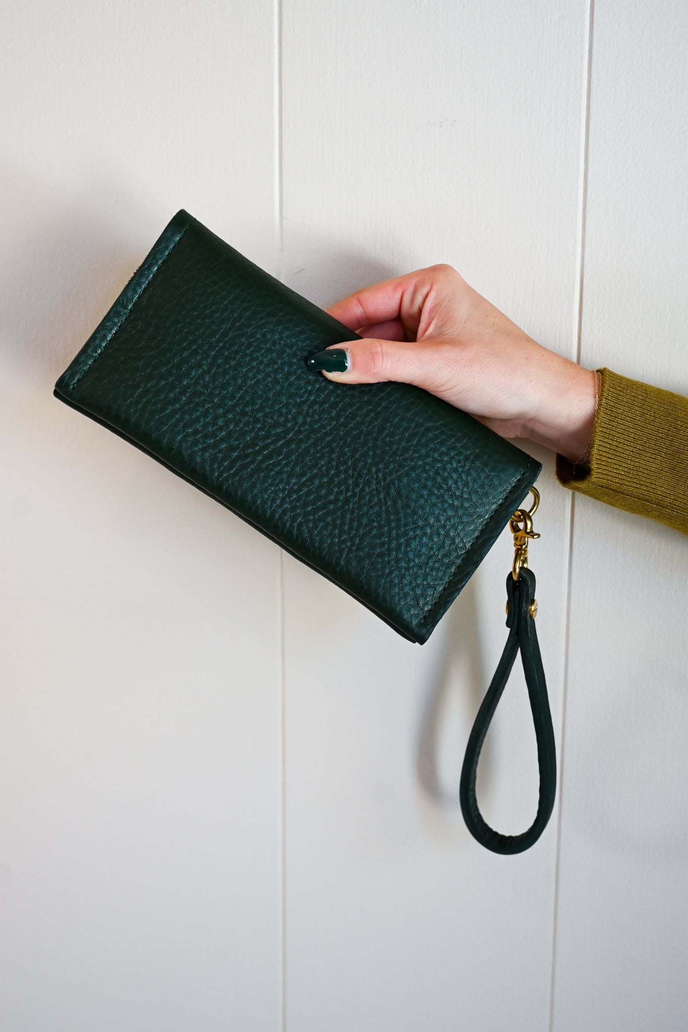 Charlie's Goods - Daphne Wristlet Wallet Forest Green