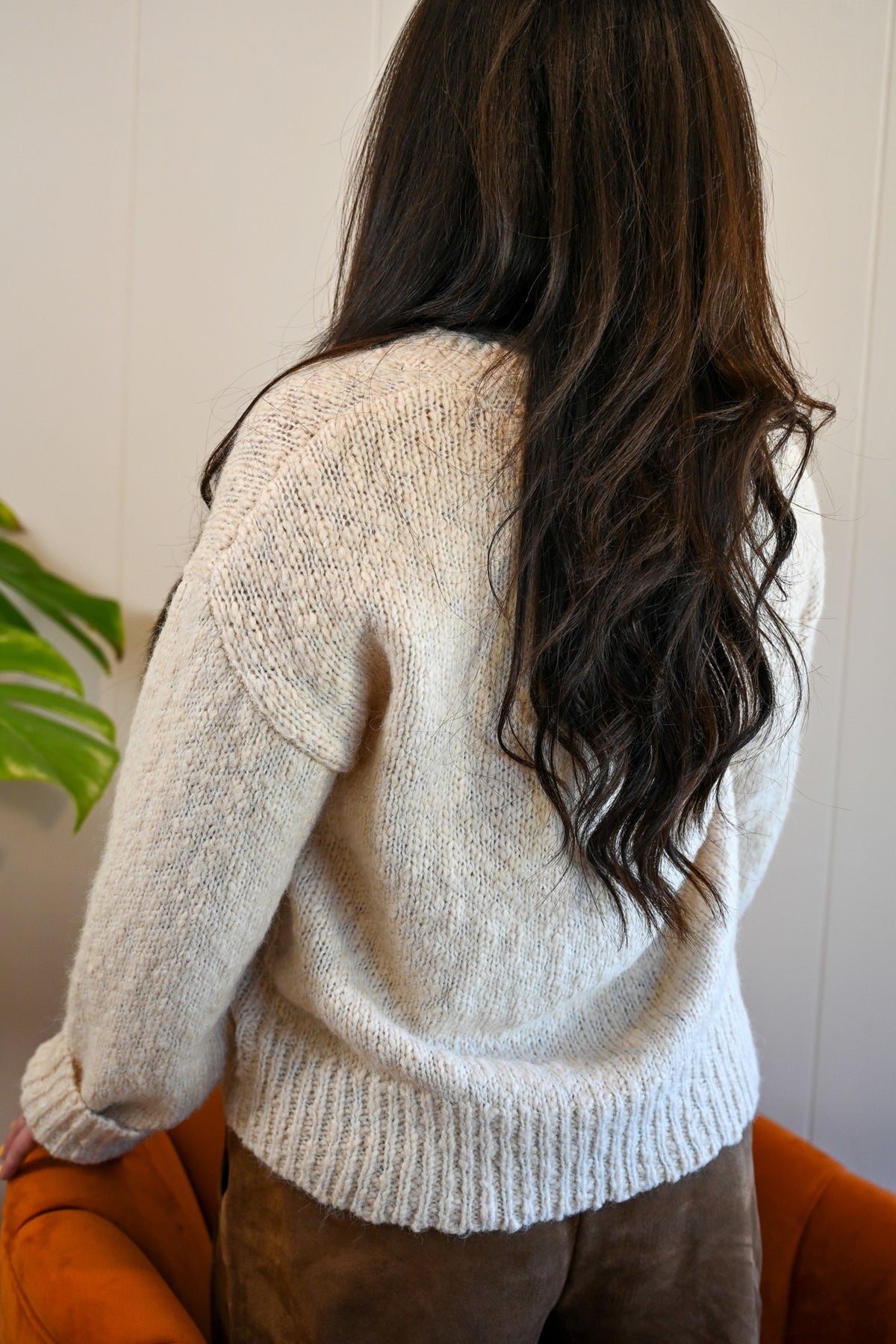 La Calle Corte V Neck Sweater