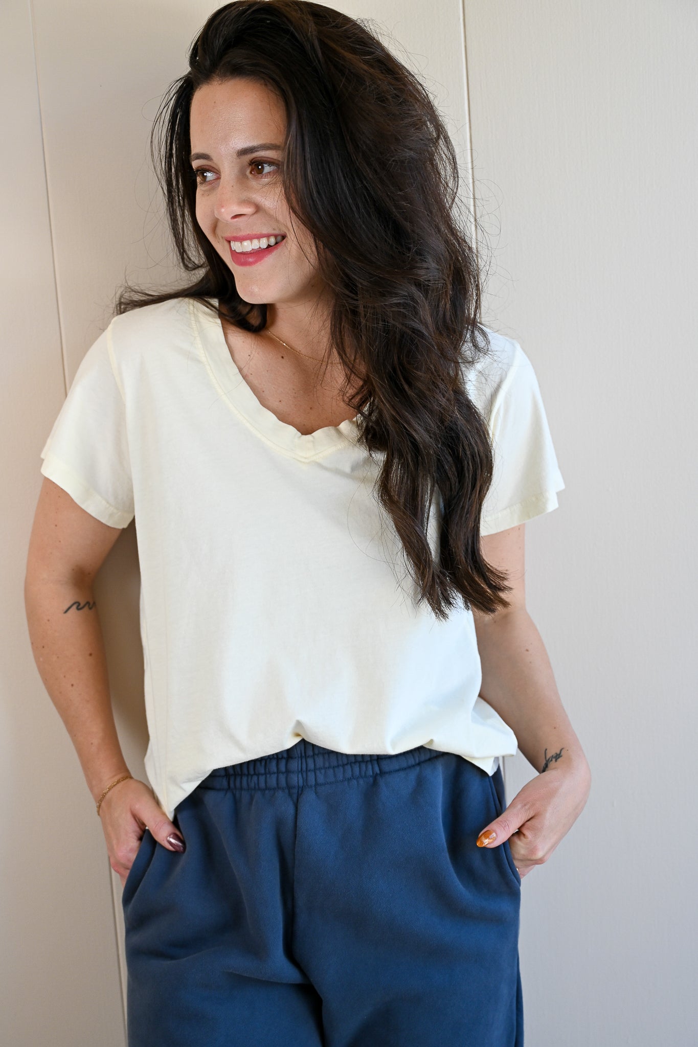 Wave Label V Neck - Sand