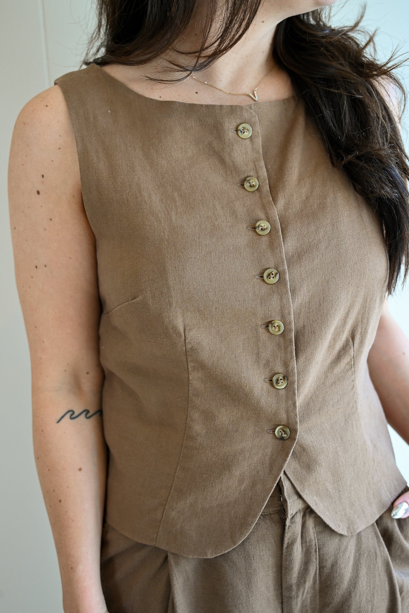Dewey Avenue Linen Vest