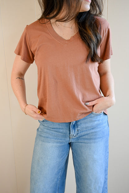 Wave Label V Neck Tee - Cooper Molera Adobe