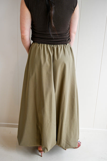 Bishop Avenue Balloon Hem Midi Skirt