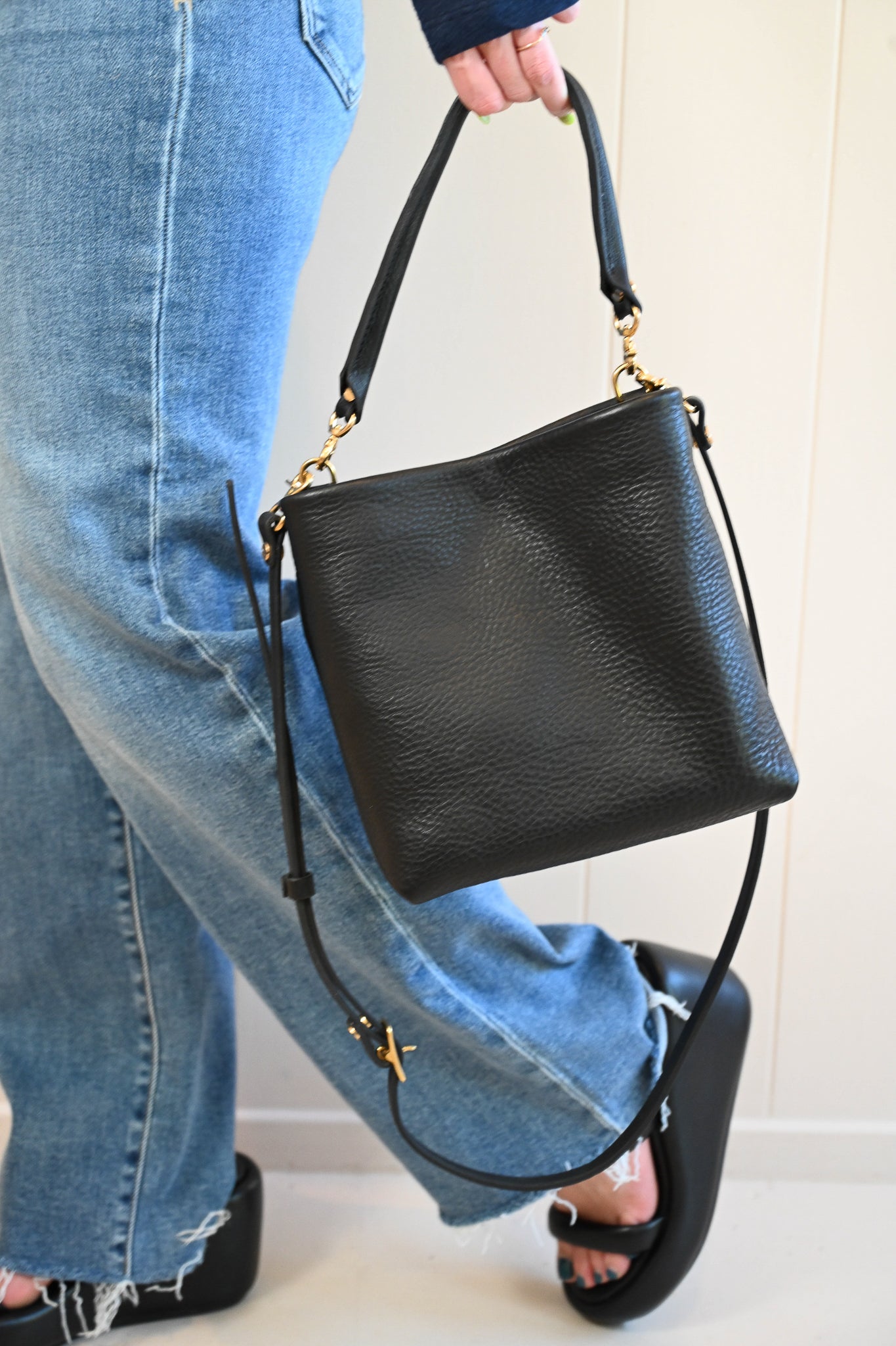 Black Pebble Crossbody by Charlie's Goods