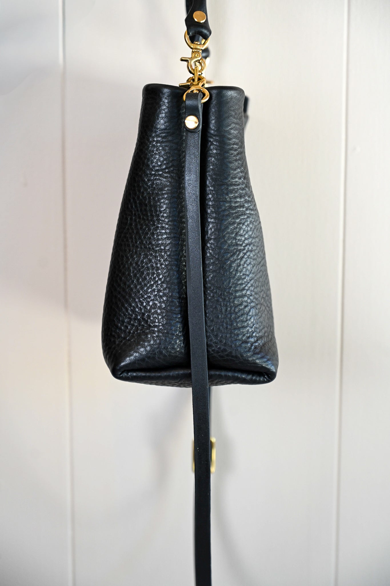 Black Pebble Crossbody by Charlie's Goods