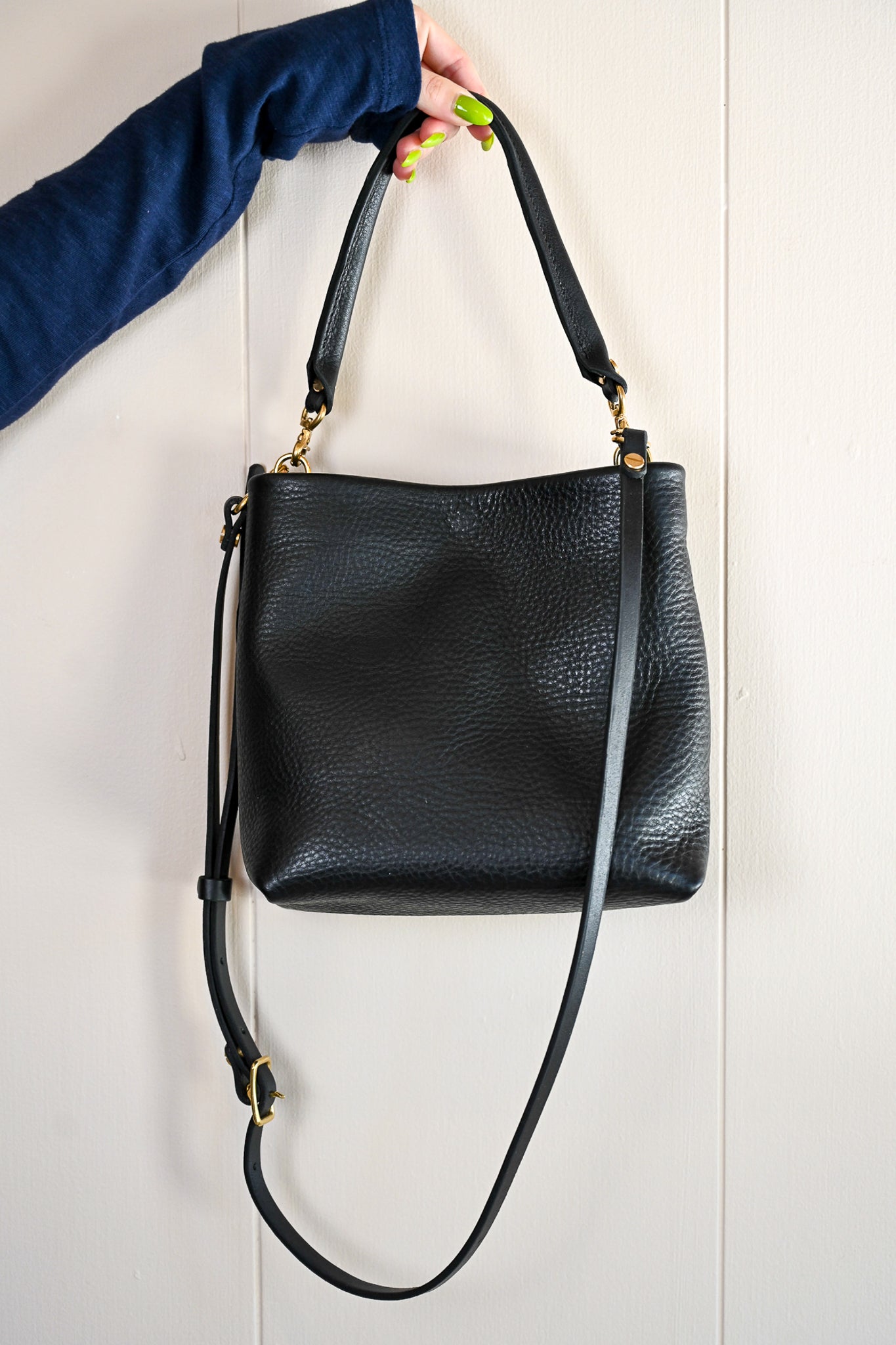 Black Pebble Crossbody by Charlie's Goods
