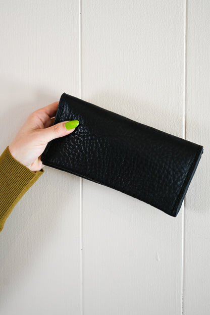 Daphne Wallet Pebble Black by Charlie's Goods