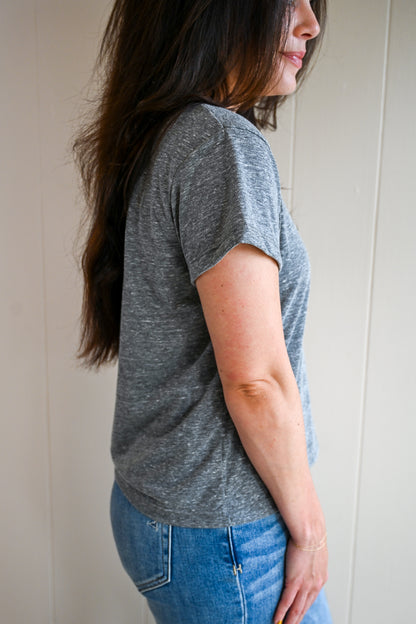 Wave Label V Neck Tee - Fog