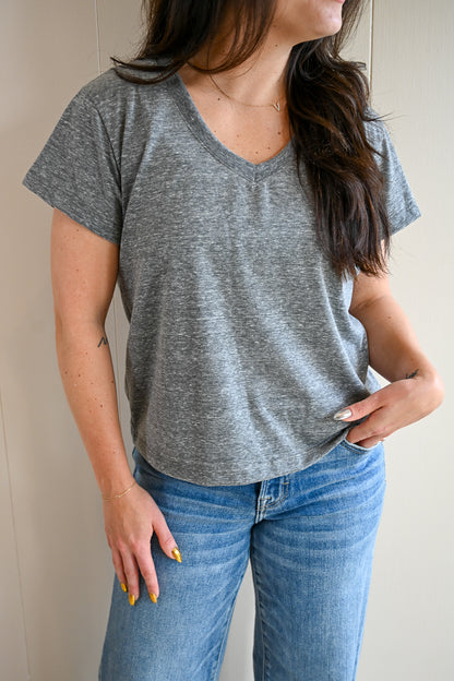 Wave Label V Neck Tee - Fog