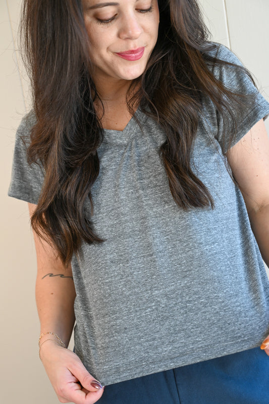 Wave Label V Neck - Fog