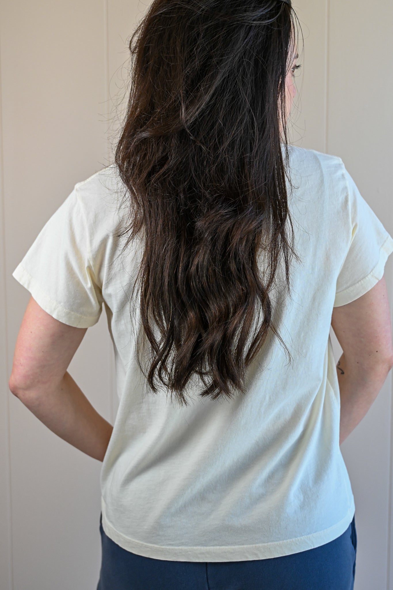 Wave Label V Neck - Sand