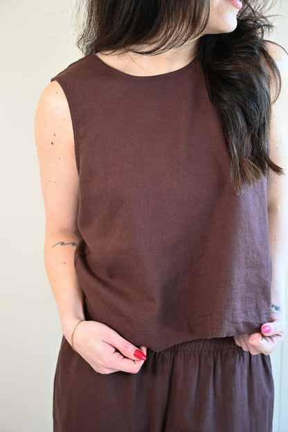 Jewell Avenue Linen Tank Top - Chocolate Cherry
