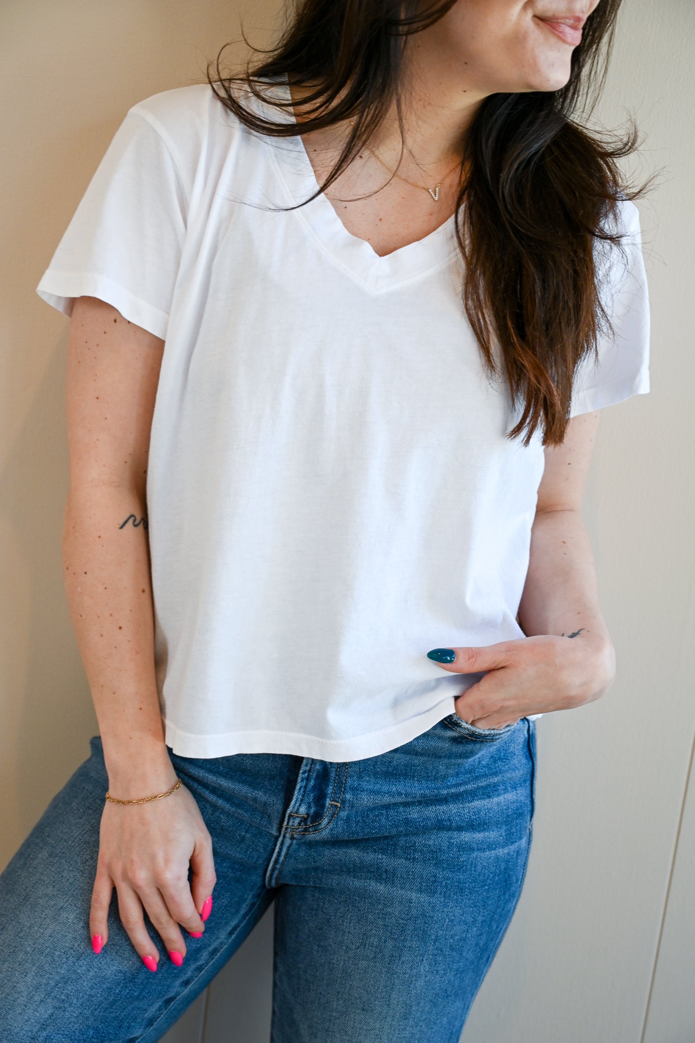 Wave Label V Neck Tee - Cloud