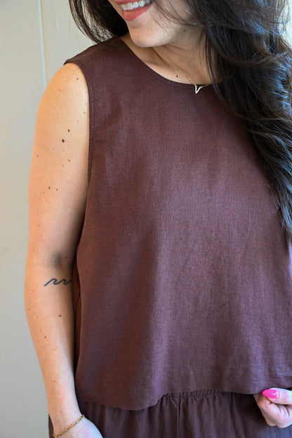 Jewell Avenue Linen Tank Top - Chocolate Cherry